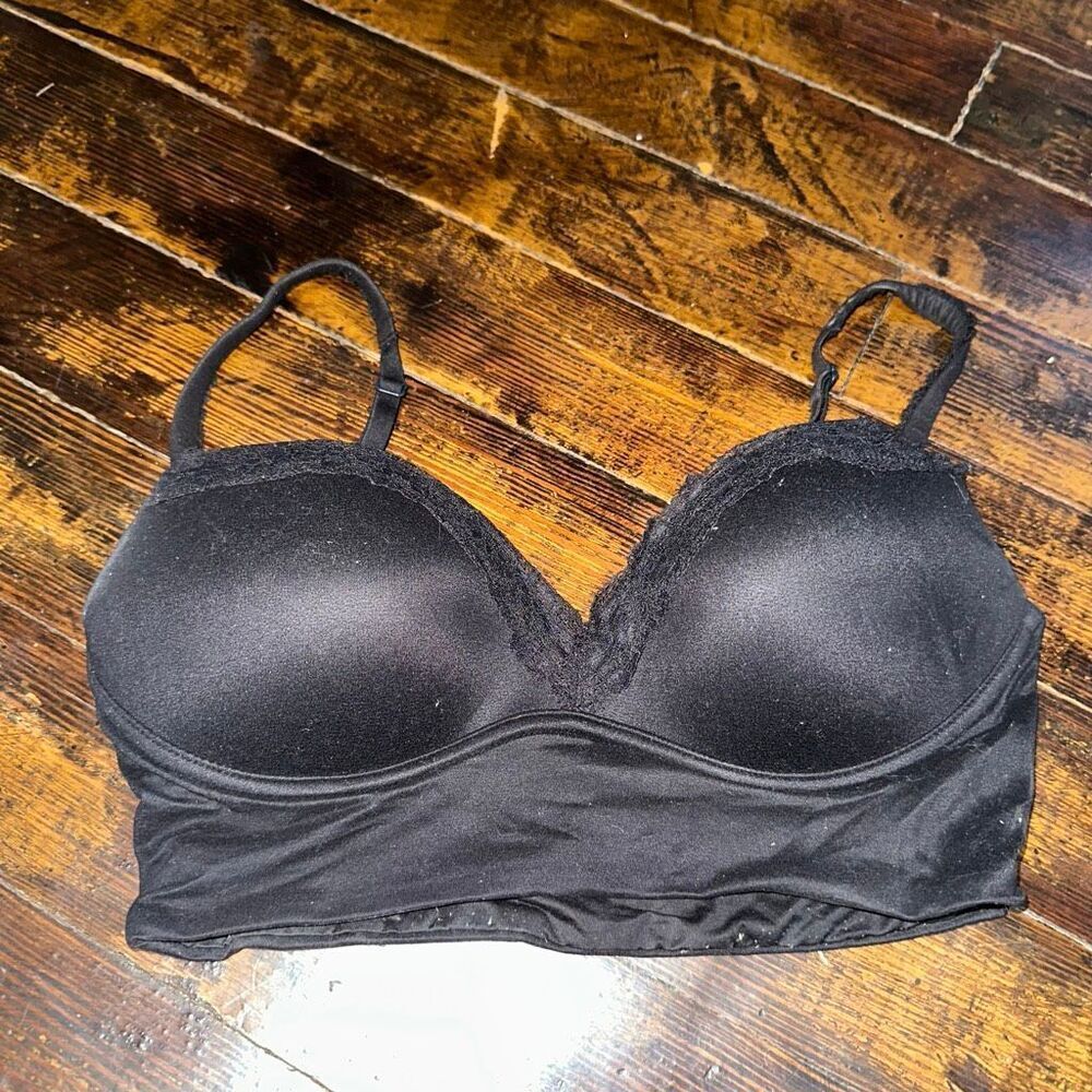 Victoria’s Secret black padded no wire comfortable 32D bra